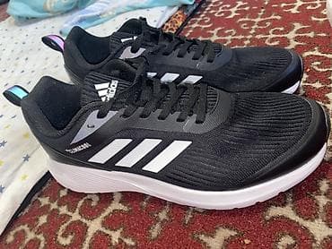 Босоножки, сандалии, шлепанцы: Мужские кроссовки, 43, Adidas, Новый, цвет - Черный, Платная доставка — 3