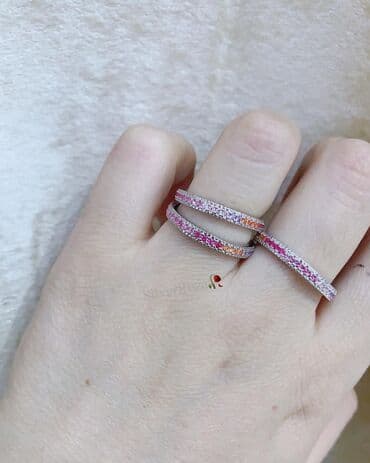 свадебное платья для беременных: Кольца украшенные камнями по кругу из серебра 925
Размеры: 16-17-18 — 1