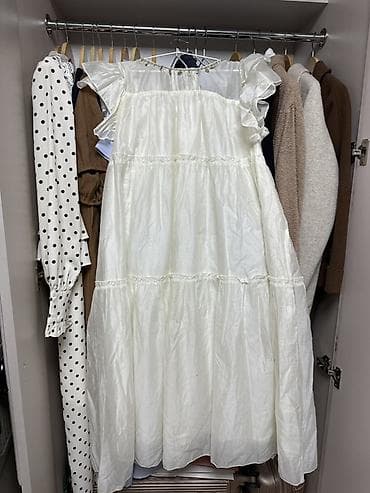 волосы блонд: Платье свободного кроя в стиле babydoll, белое/молочное. - Материал — 1