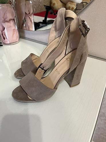 Босоножки, сандалии, шлепанцы: Босоножки, 37, Christian Louboutin, Б/у, цвет - Серый — 2