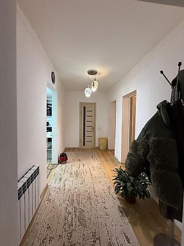 Үйлөрдү ижарага берүү: 🏡 Продаётся кирпичный дом в районе “Золотой квадрат” 📍 Чуйкова / — 9