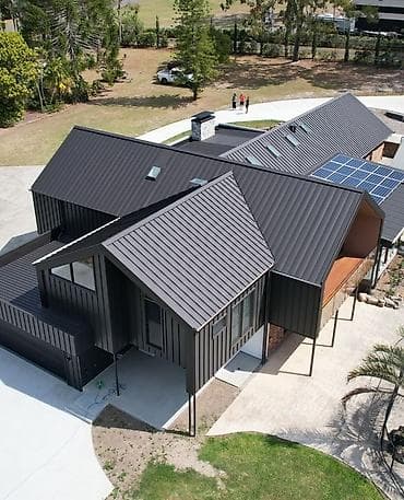 Фальцевая металлочерепица и монтаж кровли под ключ - Современная