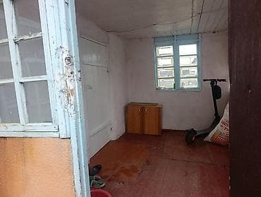 дома в пишпеке: Продаётся одноэтажный частный дом с участком и воротами. участок 7 — 4