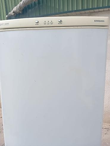 mini refrigerator: Холодильник Samsung, Двухкамерный — 3