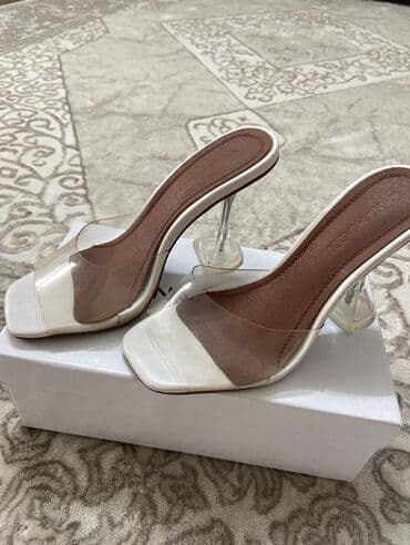 Босоножки 
В отличном состоянии