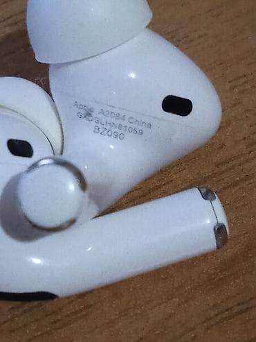 macbook pro: Беспроводные наушники вакумные бу,работает исправно батареи держать — 4