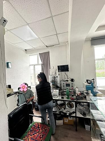 сдаю на рынке: Аренда офисов, 20 м², В бизнес центре — 2