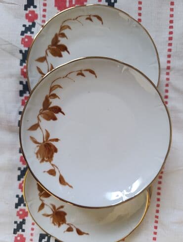 старые посуды: Продается 1. тарелка фарфор от набора Мальва 19 см Барановка СССР — 15