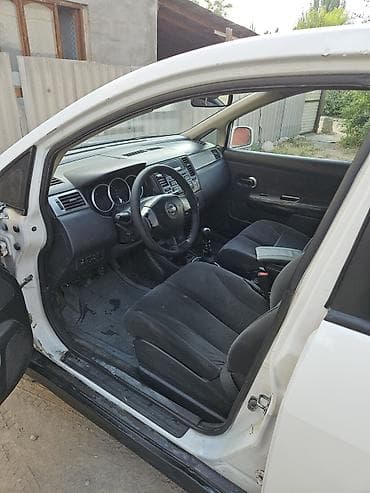 тиида: Nissan Tiida: 2006 г., 2 л, Механика, Бензин, Хэтчбэк — 4