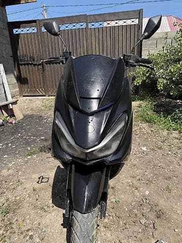 Мототехника: Макси-скутер 150 куб. см, Бензин, Колдонулган — 1
