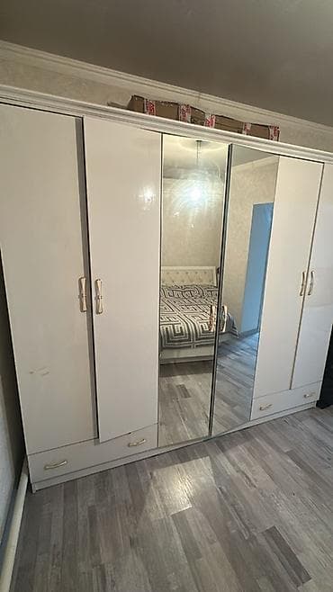 Үй жана бакча: Уктоочу бөлмө гарнитуру, Колдонулган, Эки кишилик керебет, Шкаф, Комод, ДСП, Өзү алып кетүү, түсү - Ак — 2