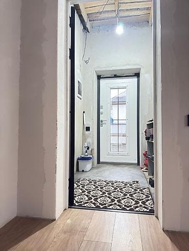 дом в стиле хайтек: Продается одноэтажный жилой дом в стиле хай‑тек, ж/м Колмо. Общая — 7