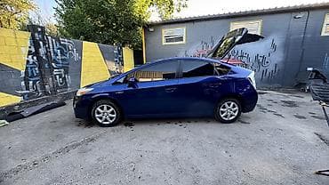 Toyota: Toyota Prius: 2011 г., 1.8 л, Робот, Гибрид, Хэтчбэк — 3