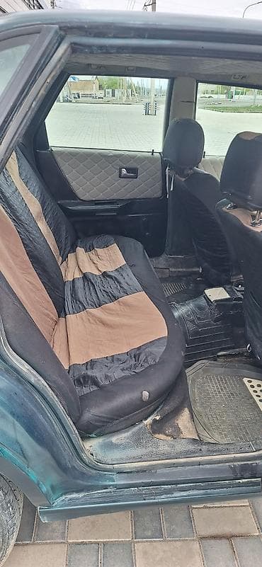 аудио систему: Audi 80: 1989 г., 1.6 л, Механика, Бензин, Седан — 2