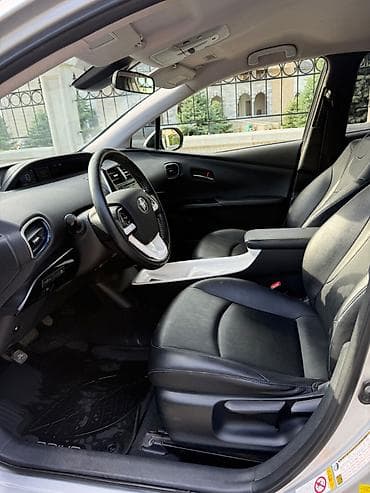 suzuki lets 2: Toyota Prius: 2016 г. — 8