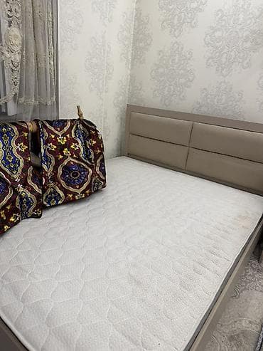 Эмерек: Спальный гарнитур в современном стиле: двуспальная кровать, туалетный — 1
