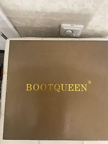 Сапоги: Сапоги женские BOOTQUEEN - Модель: высокие сапоги на шпильке - Цвет — 3