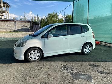 Honda Fit: 2002 г., 1.3 л, Вариатор, Бензин, Хэтчбэк — 2