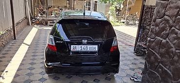 Honda Fit: 2009 г., 1.5 л, Автомат, Хэтчбэк — 4