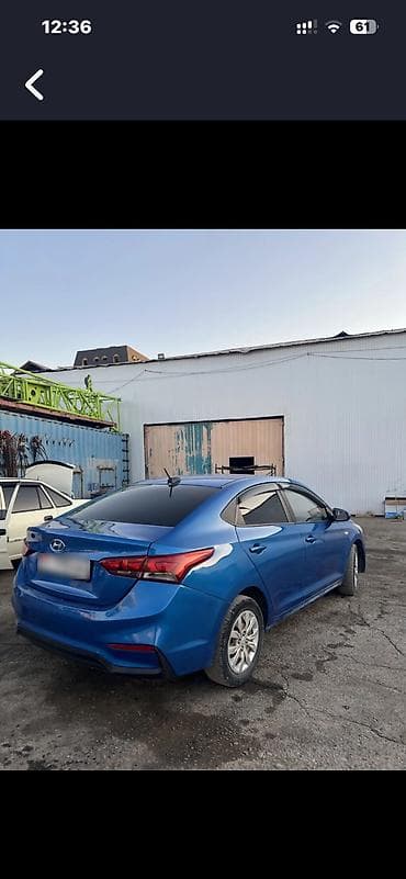santa fe: Hyundai Solaris: 2017 г., Бензин, Седан — 3