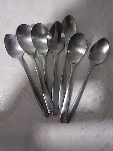 кухонный посуда: Ложки,вилки,ножи, чистилки для овощей. Есть в большом количестве — 1