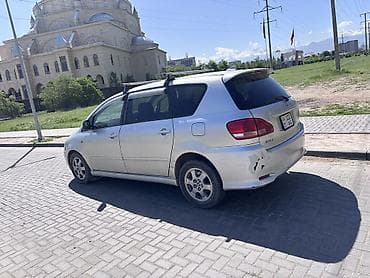 Toyota Ipsum: 2002 г., 2.4 л, Автомат, Бензин, Минивэн at lalafo.kg Toyota Ipsum: 2002 г., 2.4 л, Автомат, Бензин, Минивэн