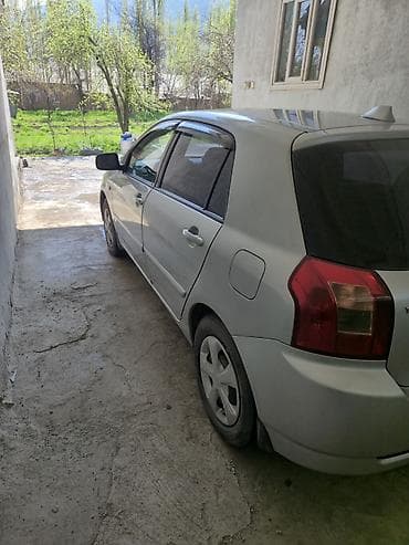 Toyota Corolla: 2005 г., 1.6 л, Кол менен иштөөчү, Бензин, Хетчбек — 3