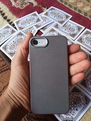 IPhone SE (2-го поколения), 64 ГБ, цвет White -айфон 8. продаю at lalafo.kg IPhone SE (2-го поколения), 64 ГБ, цвет White -айфон 8. продаю