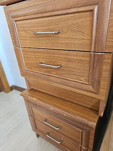 Спальные гарнитуры: Спальный гарнитур в классическом стиле, отделка под тёплое дерево — 3