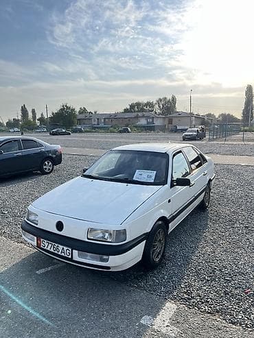 Volkswagen Passat: 1993 г., 1.8 л, Механика, Бензин, Седан