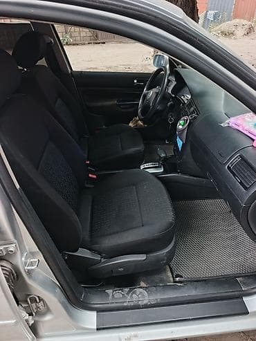 Продажа авто: Volkswagen Golf: 2002 г., 1.6 л, Автомат, Бензин, Хэтчбэк — 7