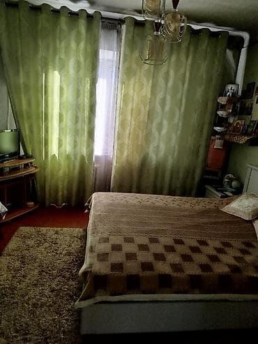 Үйлөр: Продаю 2-этажный кирпичный дом. 4 комнаты, площадь - 125 кв.м. На — 7