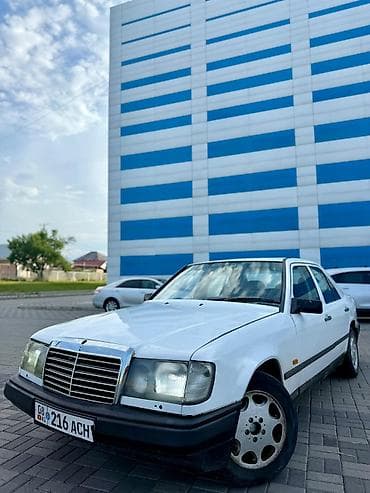 Mercedes-Benz E-Class: 1987 г., 2 л, Механика, Бензин, Седан