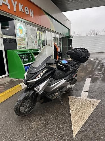 реалии: Макси-скутер Yamaha, 180 куб. см, Бензин, Б/у — 4