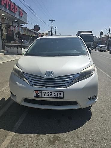 р18 235 55: Toyota Sienna: 2016 г., Минивэн — 1