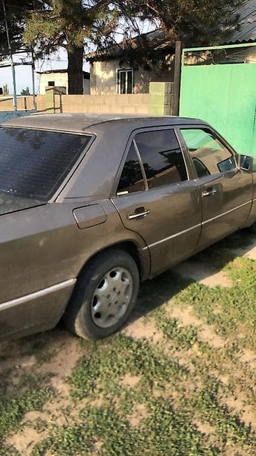 rolls royce silver ghost: Mercedes-Benz W124: 1990 г., Седан — 6