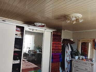 дом на калесох: СРОЧНО ПРОДАЕТСЯ ДОМ С УЧАСТОКОМ Район: Калыс-Ордо Участок: 6 соток — 3