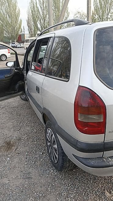 Opel: Opel Zafira: 2002 г., 1.6 л, Механика, Бензин, Минивэн — 5