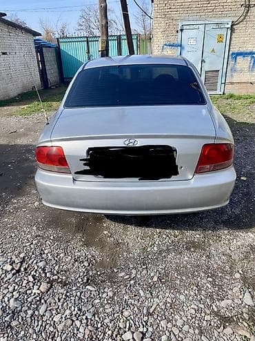 нисан сунни: Hyundai Sonata: 2004 г., Седан — 1