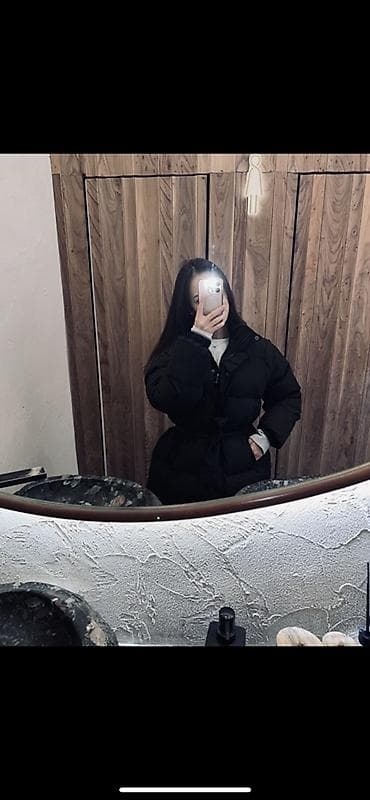 Женская одежда: Пуховик женский, чёрный - Тёплый объёмный пуховик до середины бёдер - — 2