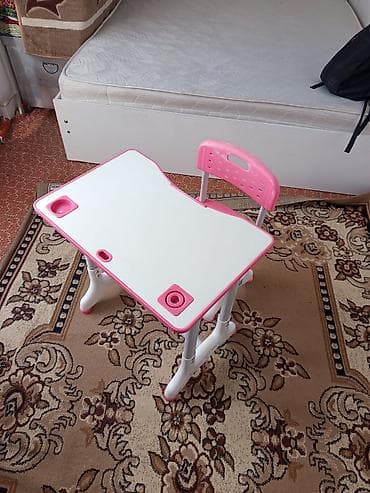 угловой письменный стол для школьника: Комплект детского стола и стула, Б/у — 3