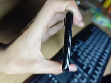 Redmi, Redmi 8, Б/у, 32 ГБ, цвет - Черный, 2 SIM — 4