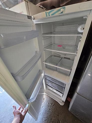 Техника и электроника: Холодильник Indesit, двухкамерный, белый цвет. Основные особенности — 2
