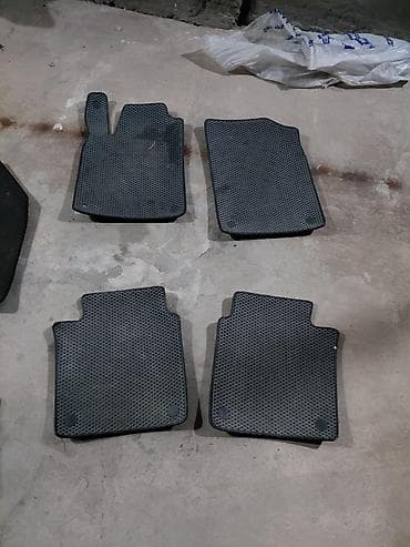 полик коврик: Комплект ковриков для автомобиля. - Тип: два комплекта — резиновые — 1