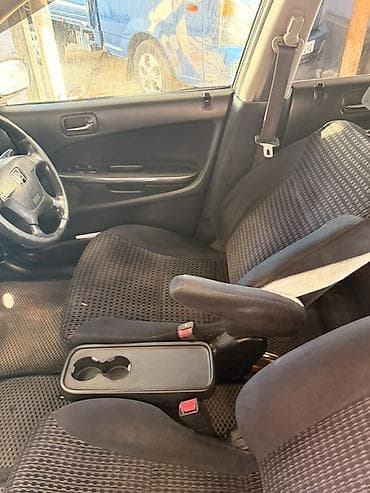 Honda Stream: 2003 г., 2 л, Автомат, Бензин, Хетчбек — 4