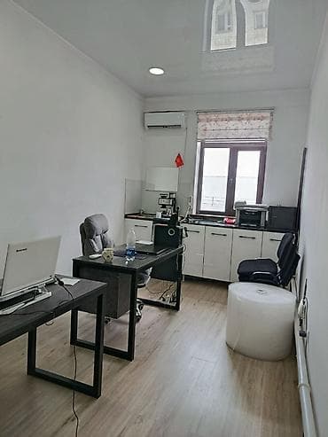 Коммерциялык мүлк: Коммерческое помещение 38 м², 4/4 этаж, ул. Ахунбаева/Шакирова — 7