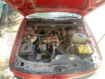 годьф 3: Volkswagen Passat: 1987 г., Механика, Бензин, Седан — 3