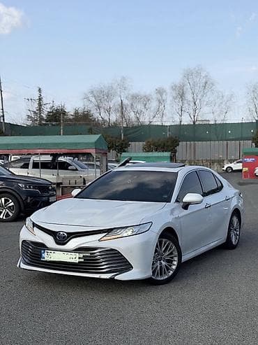 lexus e: Toyota Camry: 2019 г., 2.5 л, Вариатор, Гибрид, Седан — 2