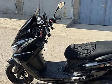 Скутер DongFang, черный, городской/туринговый стиль. Пробег: 4340км