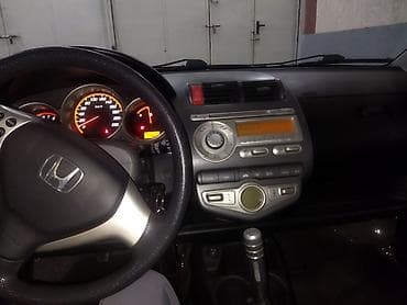 rd 1: Honda Fit: 2006 г., 1.5 л, Автомат, Бензин, Хэтчбэк — 7